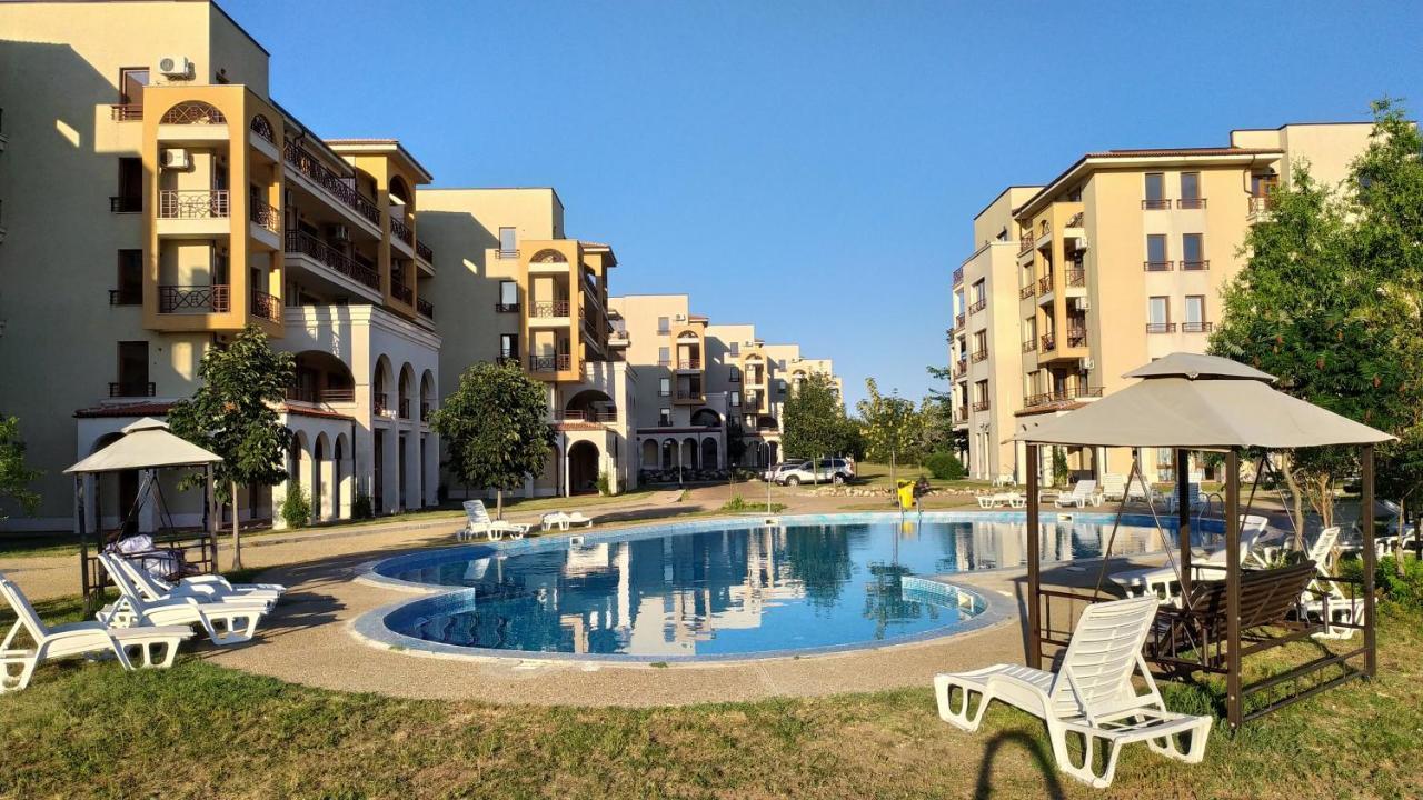 Lighthouse Golf Private Villa Lake View Balchik Esterno foto
